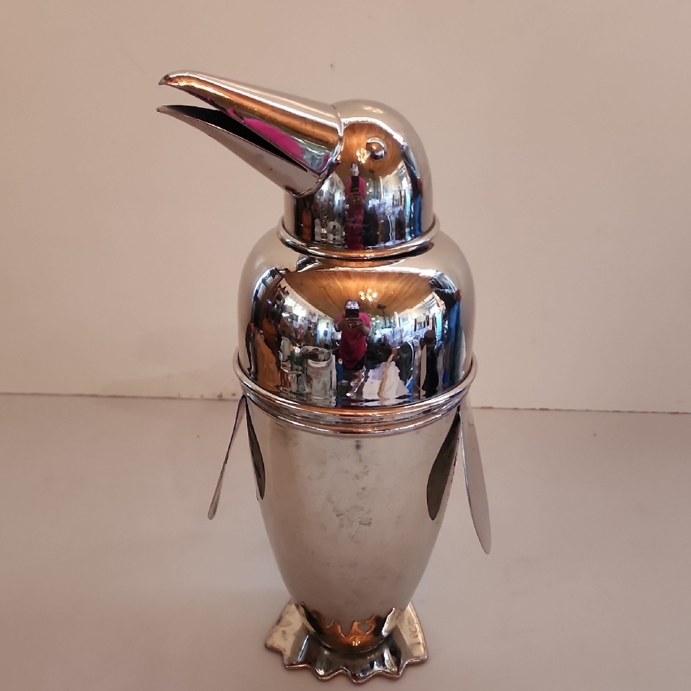Stainless Steel Penguin Cocktail Shaker. - Picture 2 of 11